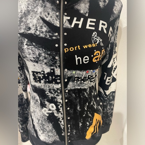 Black and White Bomber Jacket with High Collar and Graphic Design - Picture 5 of 9